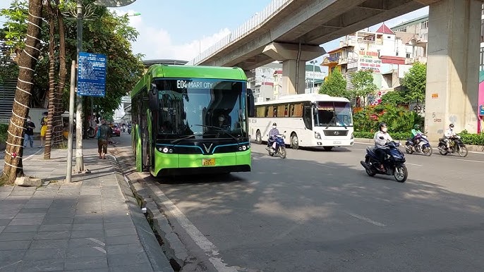 E04バス